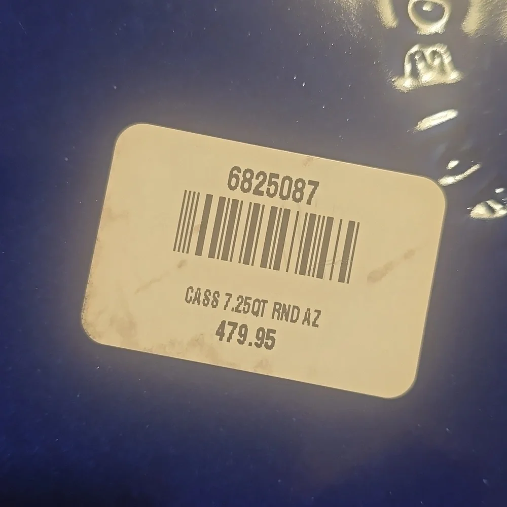 LE CREUSET Signature Round Dutch Oven, 7.25 qt. Retail Price $479.95 USD